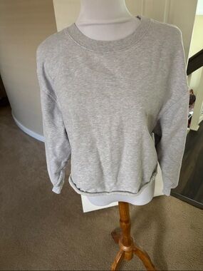 GAP Light Heather Gray Crewneck cropped Sweatshirt